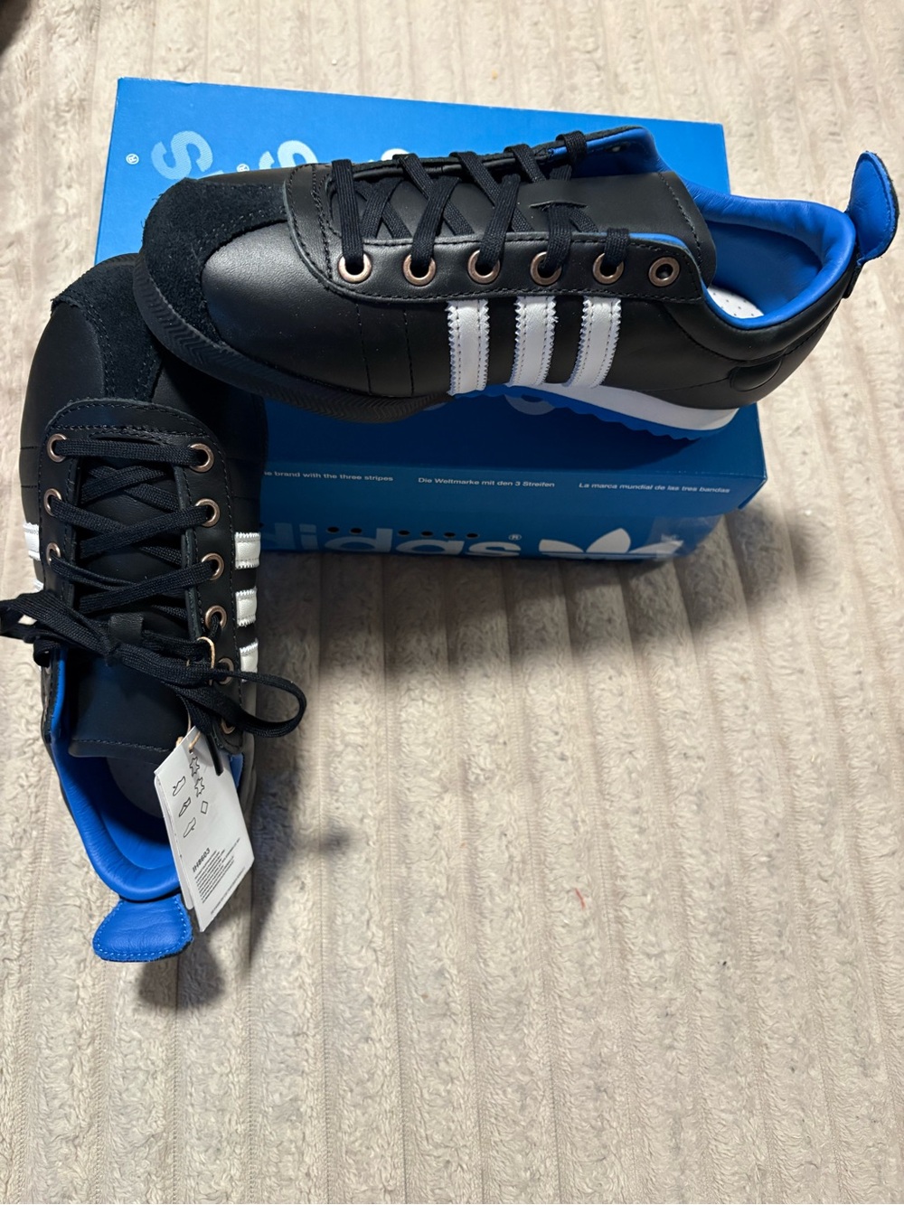 Adidas Men’s Black & White Lifestyle Sneakers BNWT unisex Men’s 4.5 AT-8/61